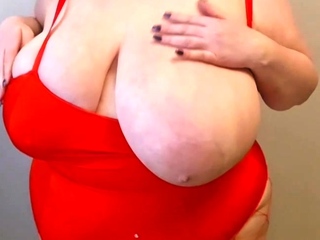 Big boobs milf masturbates with her dildo